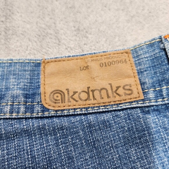 Akademiks Men's Light Wash Distressed Straight Leg Denim Jean Size 34x32 - Picture 6 of 14